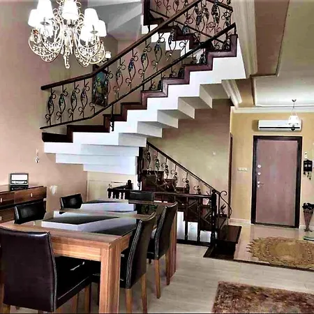 Sea View Triplex Close To Sera And Restaurants
