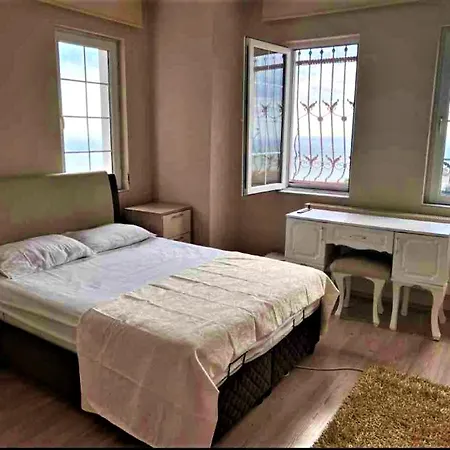 Sea View Triplex Close To Sera And Restaurants Hotel *